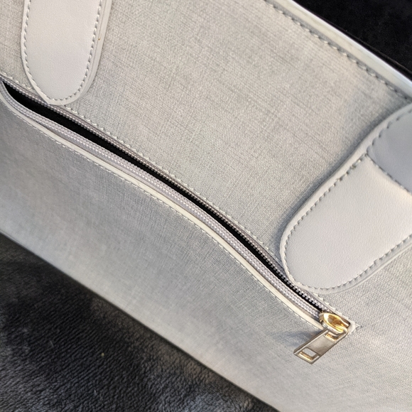 Structured Handbag - Picture 3 of 6